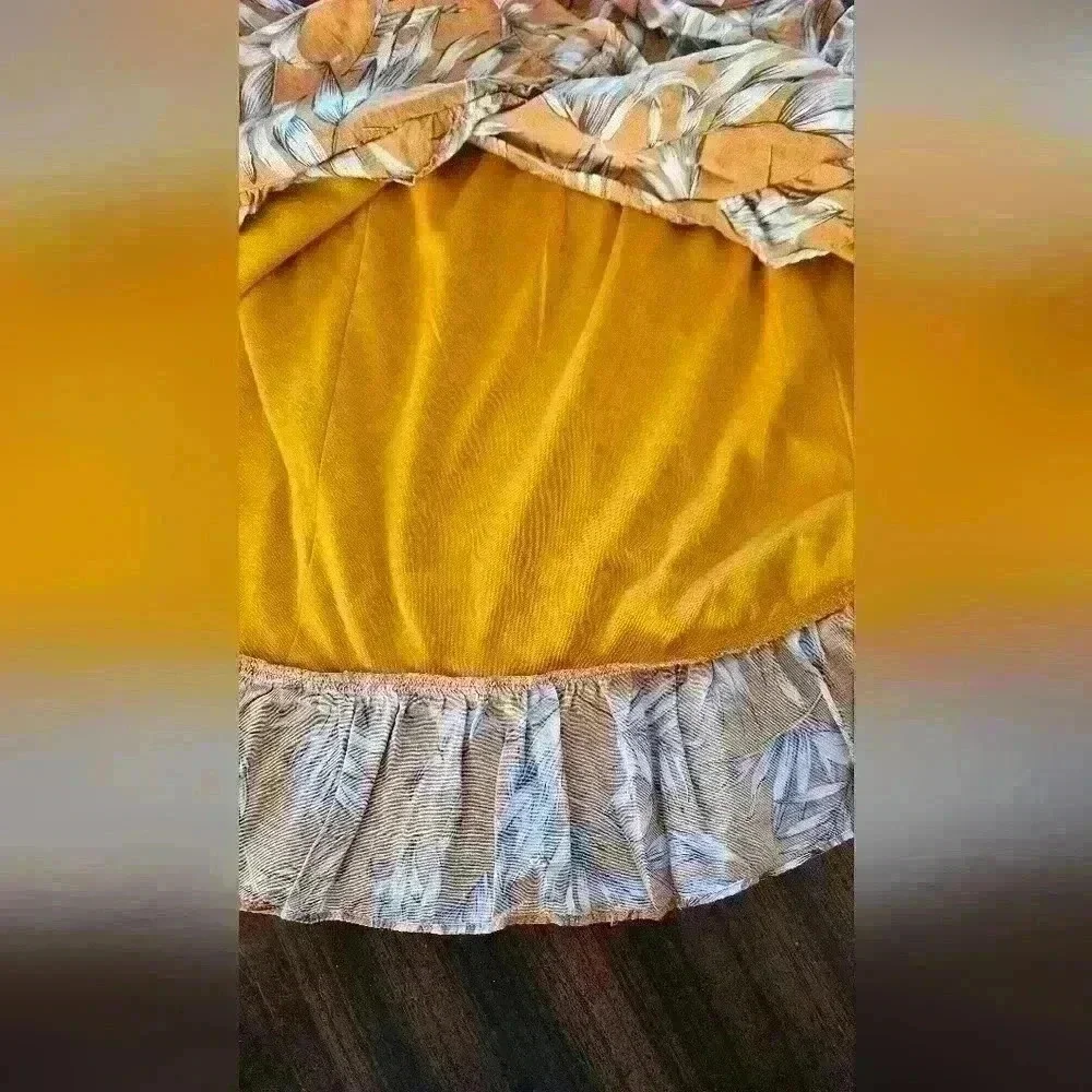 Emory Park Wrap Mini Skirt in Orange and Gray Floral Size M EUC